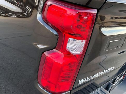 Used 2019 Chevrolet Silverado 1500 LT w/ Texas Edition image 25