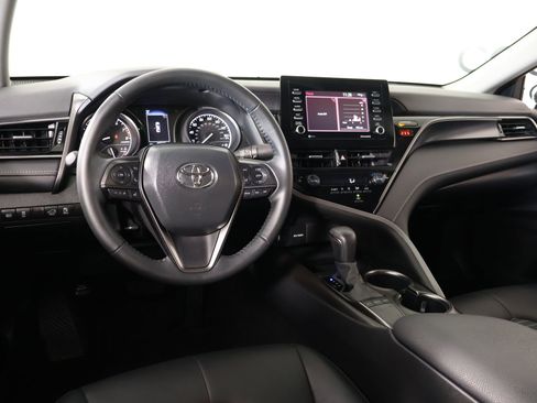 Used 2024 Toyota Camry SE w/ Convenience Package FWD image 2