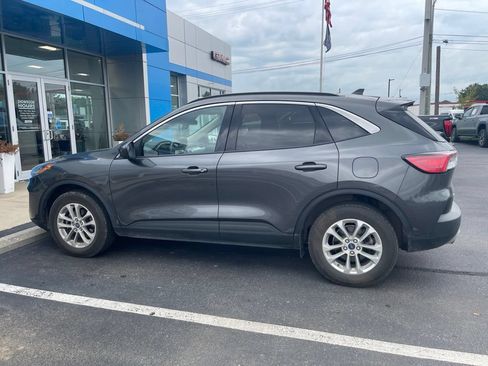 Used 2020 Ford Escape SE AWD/4WD image 3