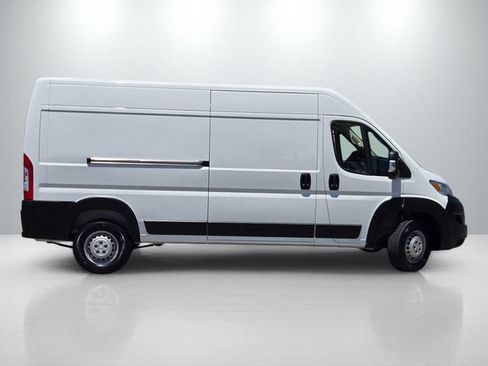 Used 2025 RAM ProMaster 2500 w/ Convenience Group FWD image 3