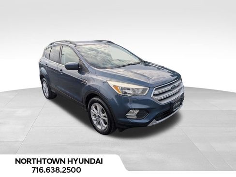 Used 2018 Ford Escape SE FWD image 10