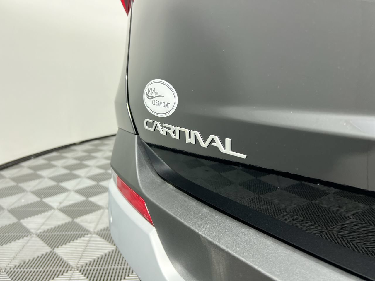 New 2026 Kia Carnival EX FWD image 5
