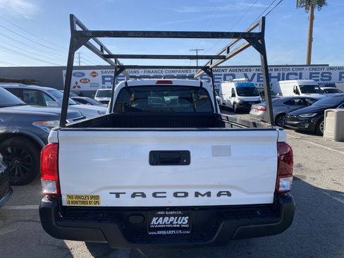 Used 2017 Toyota Tacoma SR RWD image 11