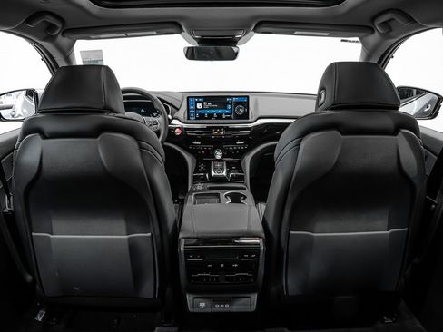 New 2026 Acura MDX SH-AWD image 11