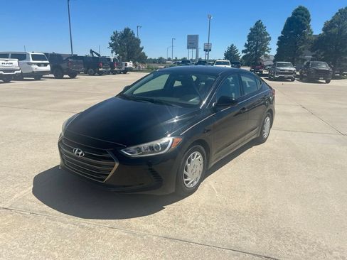 Used 2017 Hyundai Elantra SE FWD image 1