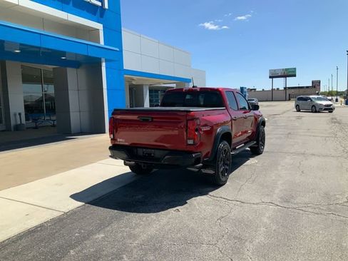 Used 2025 Chevrolet Colorado Trail Boss AWD/4WD image 7