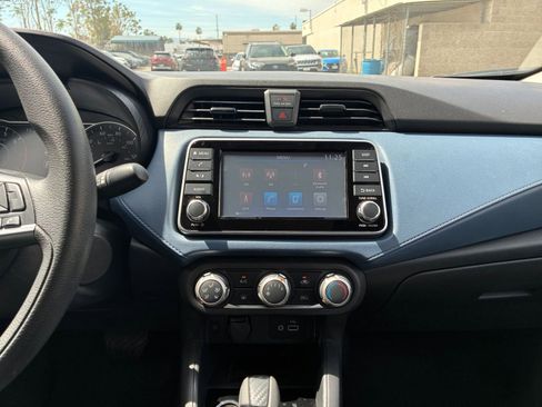 Used 2025 Nissan Versa SV image 17