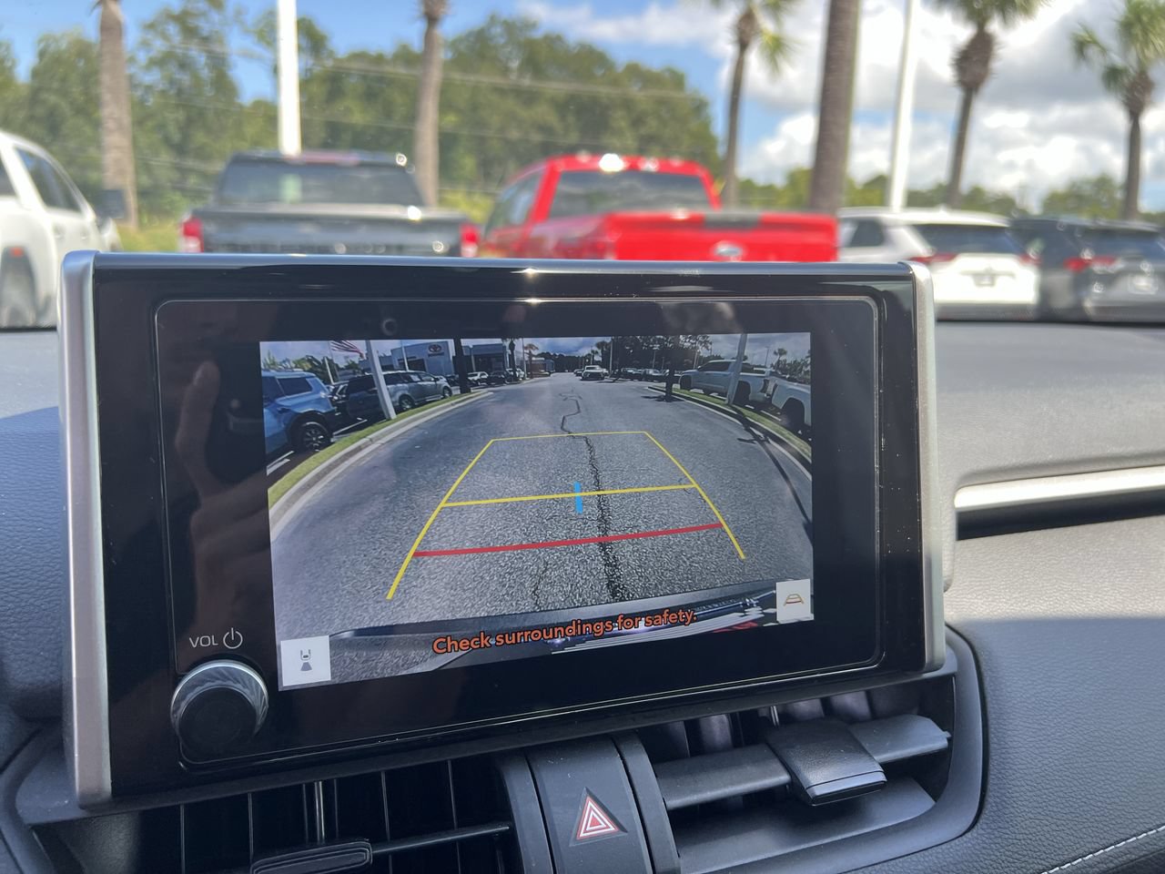Used 2025 Toyota RAV4 XLE FWD image 25
