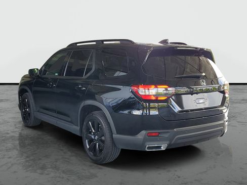 Used 2025 Honda Pilot Black Edition image 3
