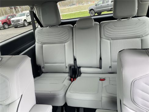 New 2026 Ford Expedition Max Platinum AWD/4WD image 2