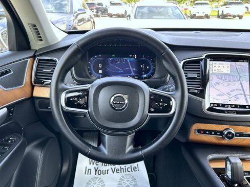 Used 2024 Volvo XC90 B6 Plus image 11