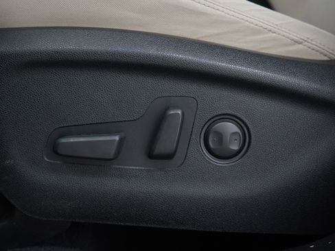 Used 2019 Kia Sorento AWD V6 image 28