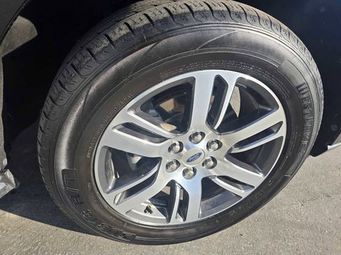 Used 2023 Ford Expedition Limited image 9