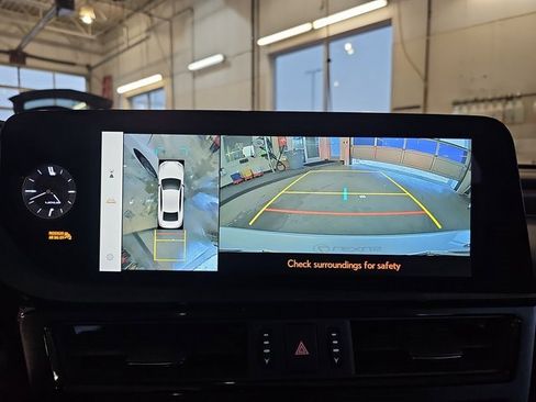 Certified 2025 Lexus ES 300h Ultra Luxury w/ Accessory Package (Z2) image 22