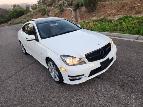 Used 2013 Mercedes-Benz C 250 Coupe image 4