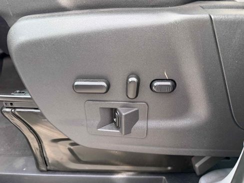 Used 2018 Ford Transit 350 XLT image 16