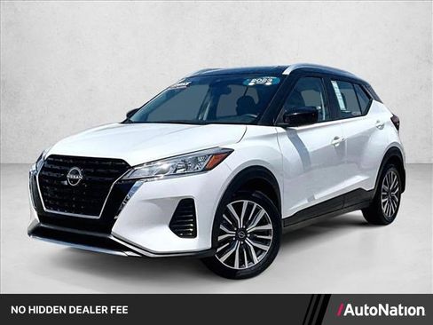 Used 2023 Nissan Kicks SV FWD image 1