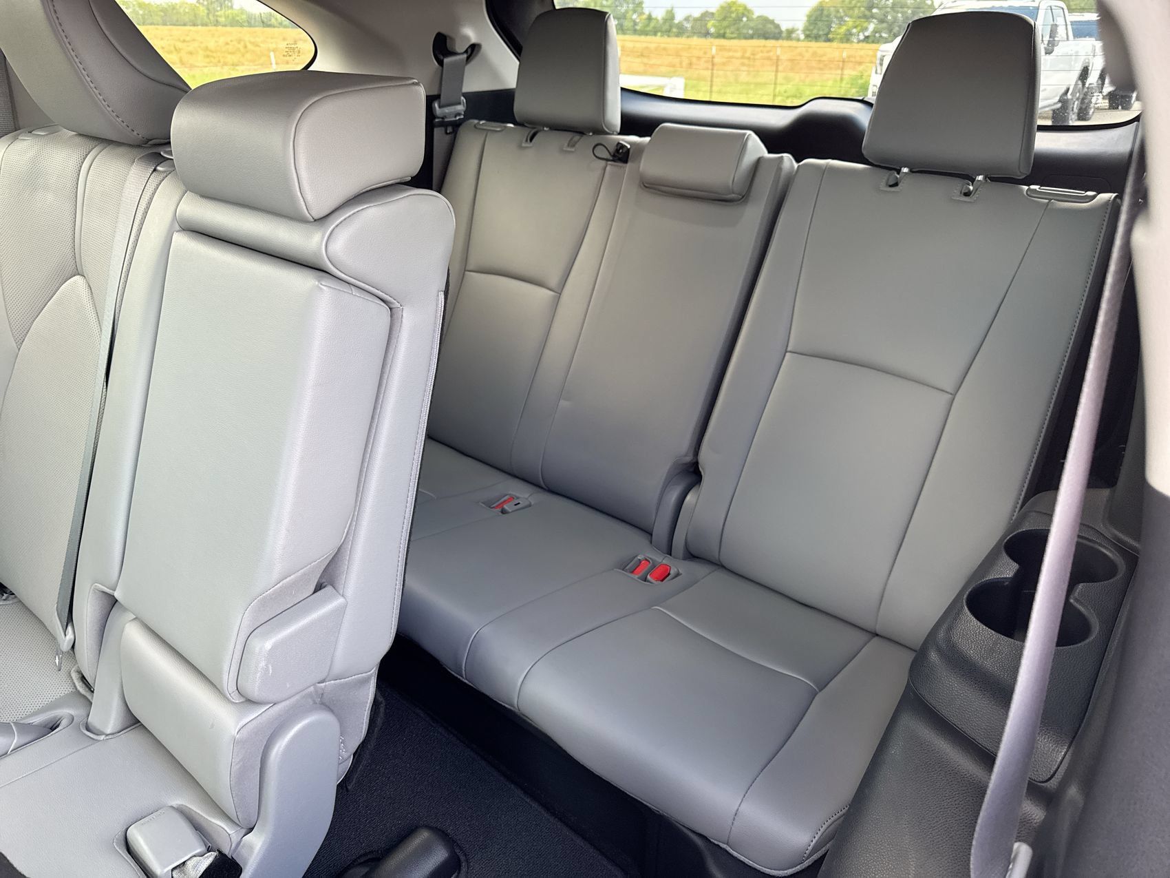 Used 2023 Toyota Highlander Limited FWD image 23