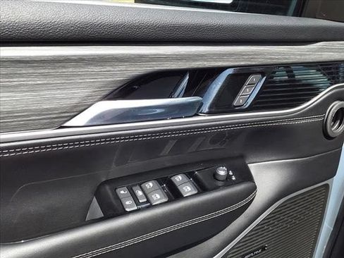 New 2023 Jeep Wagoneer Series III w/ Convenience Group I AWD/4WD image 19