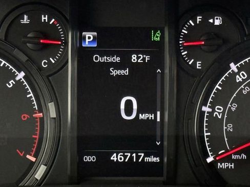 Used 2023 Toyota 4Runner SR5 Premium w/ Moonroof Package AWD/4WD image 19