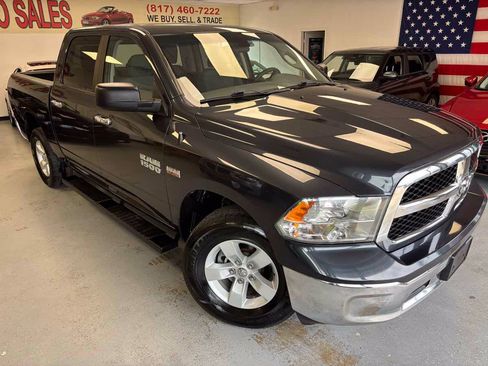 Used 2018 RAM 1500 Classic SLT AWD/4WD image 5