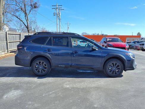 Used 2025 Subaru Outback Onyx Edition XT image 2