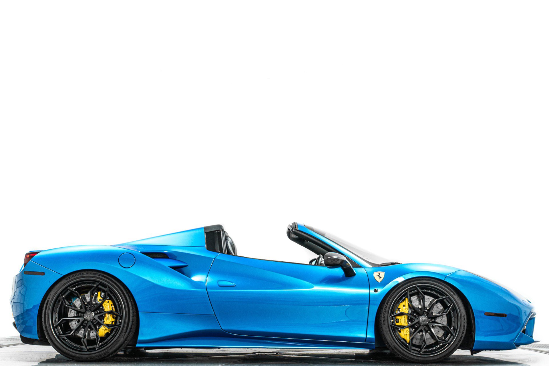 Used 2017 Ferrari 488 Spider RWD image 2