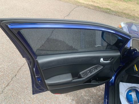 Used 2017 Kia Forte LX w/ LX Popular Package image 10