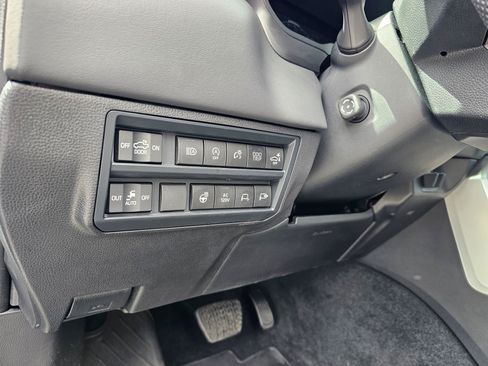Used 2024 Toyota Tundra Platinum AWD/4WD image 20