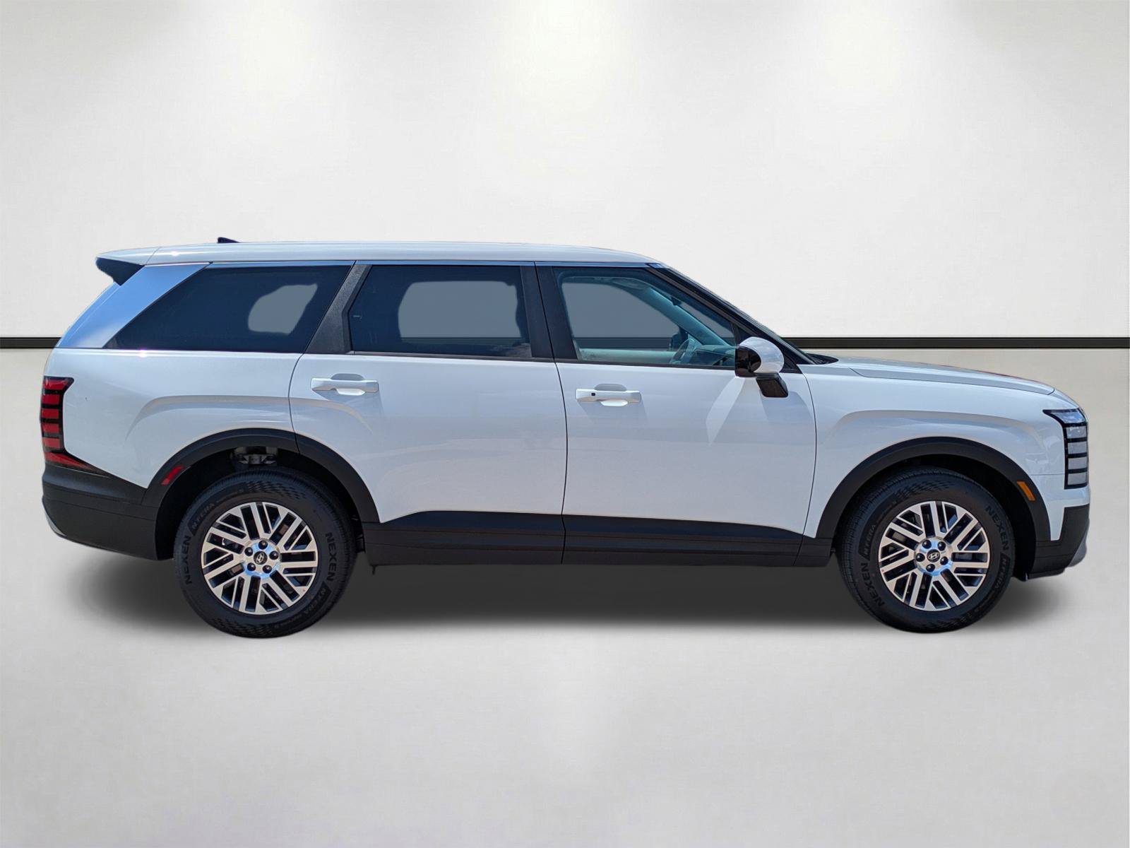 New 2027 Hyundai Palisade SE FWD image 4