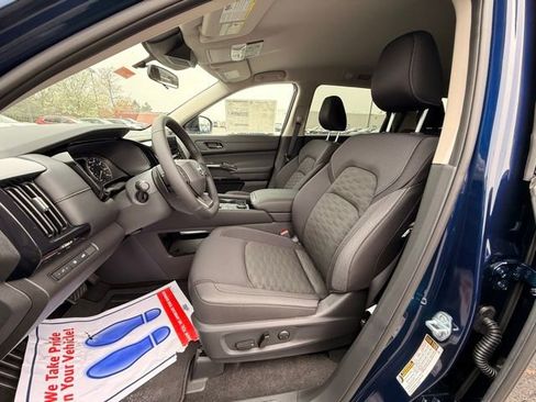 New 2026 Nissan Pathfinder SV image 12