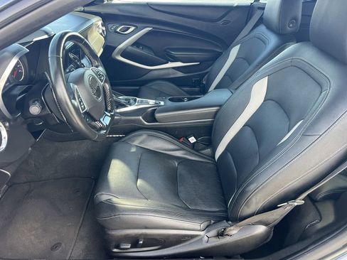 Used 2020 Chevrolet Camaro LT image 16