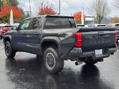 Used 2024 Toyota Tacoma TRD Off-Road image 28