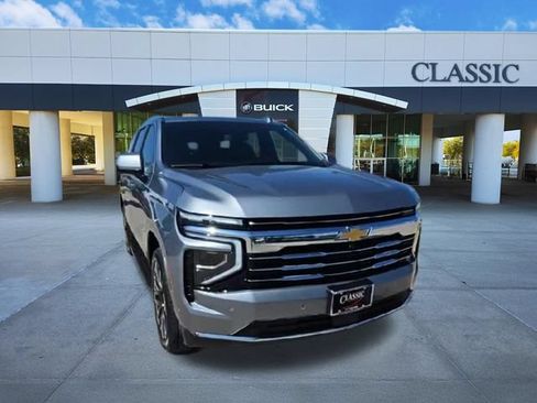 Used 2025 Chevrolet Tahoe LT AWD/4WD image 2