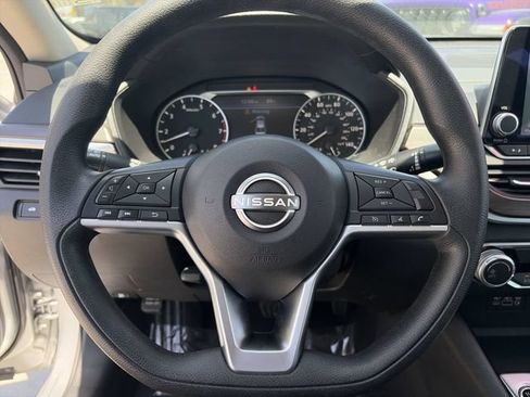 Used 2024 Nissan Altima 2.5 SV FWD image 21