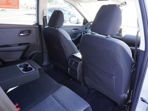 Certified 2023 Nissan Rogue SV FWD image 10