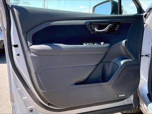 Used 2025 Subaru Forester Touring image 22