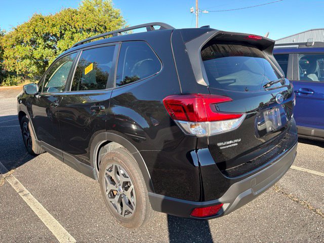 Used 2023 Subaru Forester Premium AWD/4WD image 7