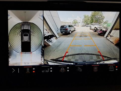 Used 2025 GMC Sierra 2500 Denali w/ Denali Reserve Package AWD/4WD image 11