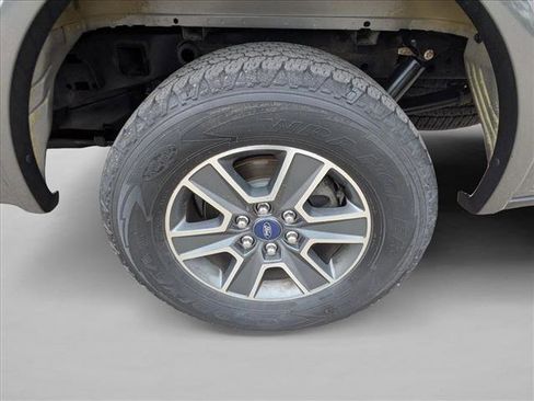 Used 2016 Ford F150 XLT w/ Equipment Group 302A Luxury AWD/4WD image 9
