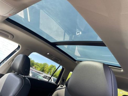 Used 2021 Volkswagen Atlas SE w/ Panoramic Sunroof Package AWD/4WD image 16