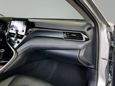 Used 2021 Toyota Camry SE FWD image 23