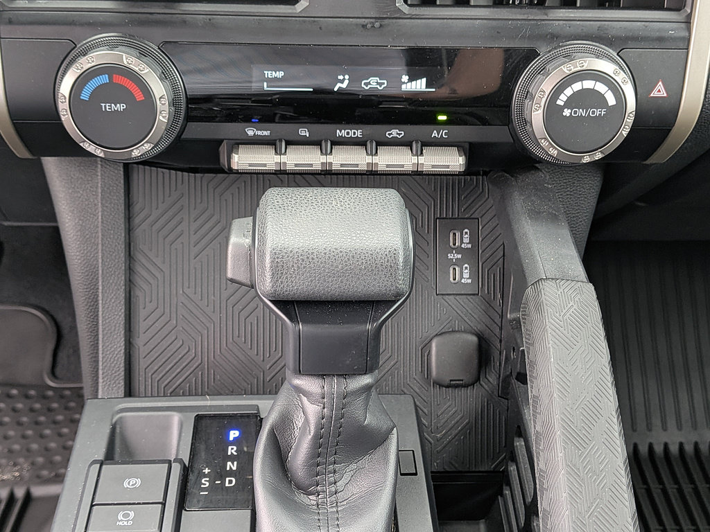 Used 2025 Toyota Tacoma SR5 AWD/4WD image 25