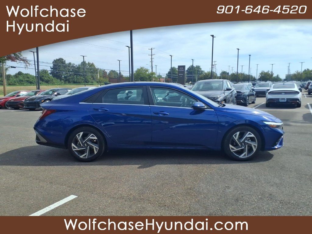 Used 2025 Hyundai Elantra SEL FWD image 6