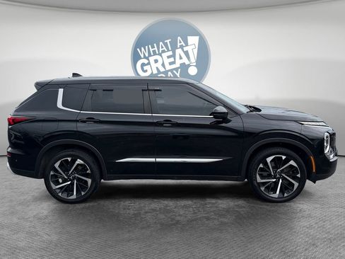 Used 2022 Mitsubishi Outlander SE AWD/4WD image 2