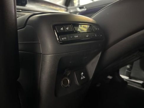 Used 2024 Hyundai Palisade Calligraphy image 15