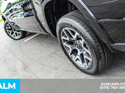 Used 2025 RAM 1500 Laramie AWD/4WD image 12