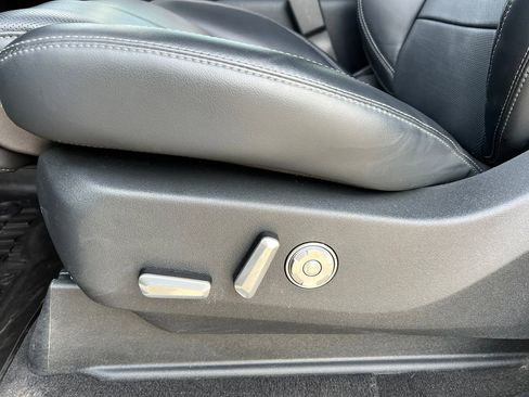 Used 2025 Lincoln Navigator Reserve w/ Jet Appearance Package image 13