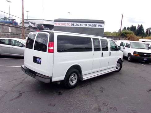 Used 2016 Chevrolet Express 3500 LT w/ LT Preferred Equipment Group image 3