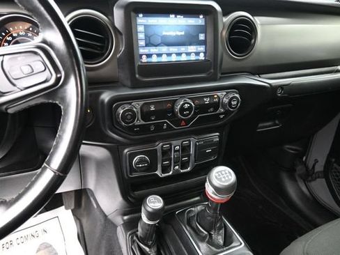 Used 2021 Jeep Gladiator Sport AWD/4WD image 11